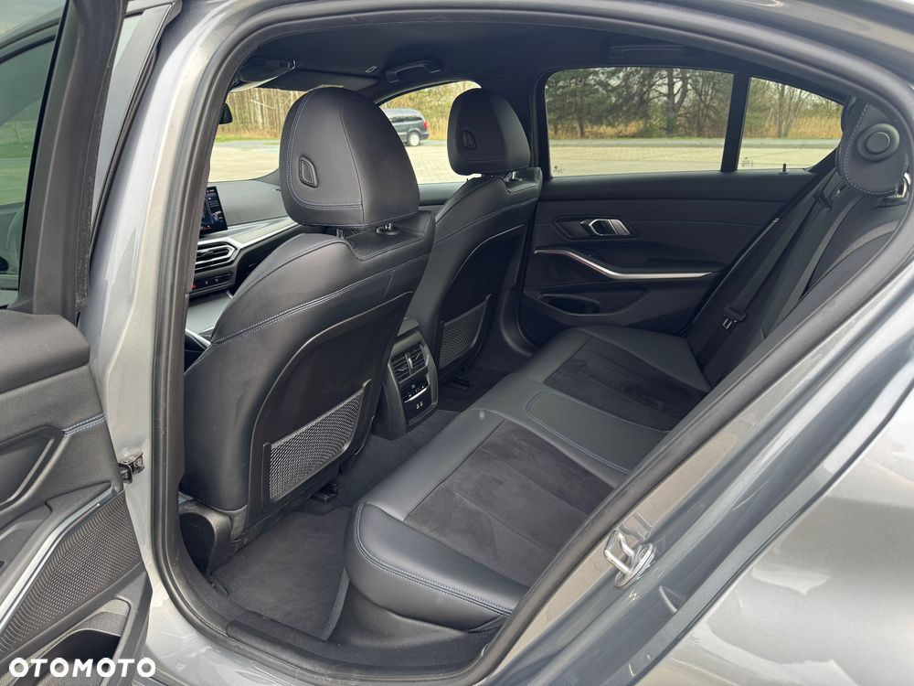 BMW Seria 3 320d xDrive M Sport sport - 25