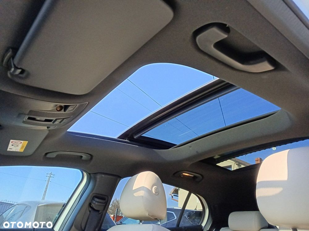 Mercedes-Benz GLA - 33