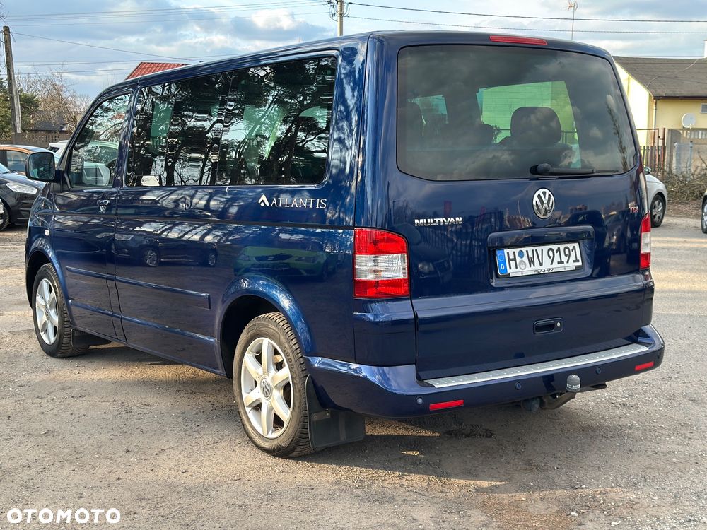 Volkswagen Multivan - 13
