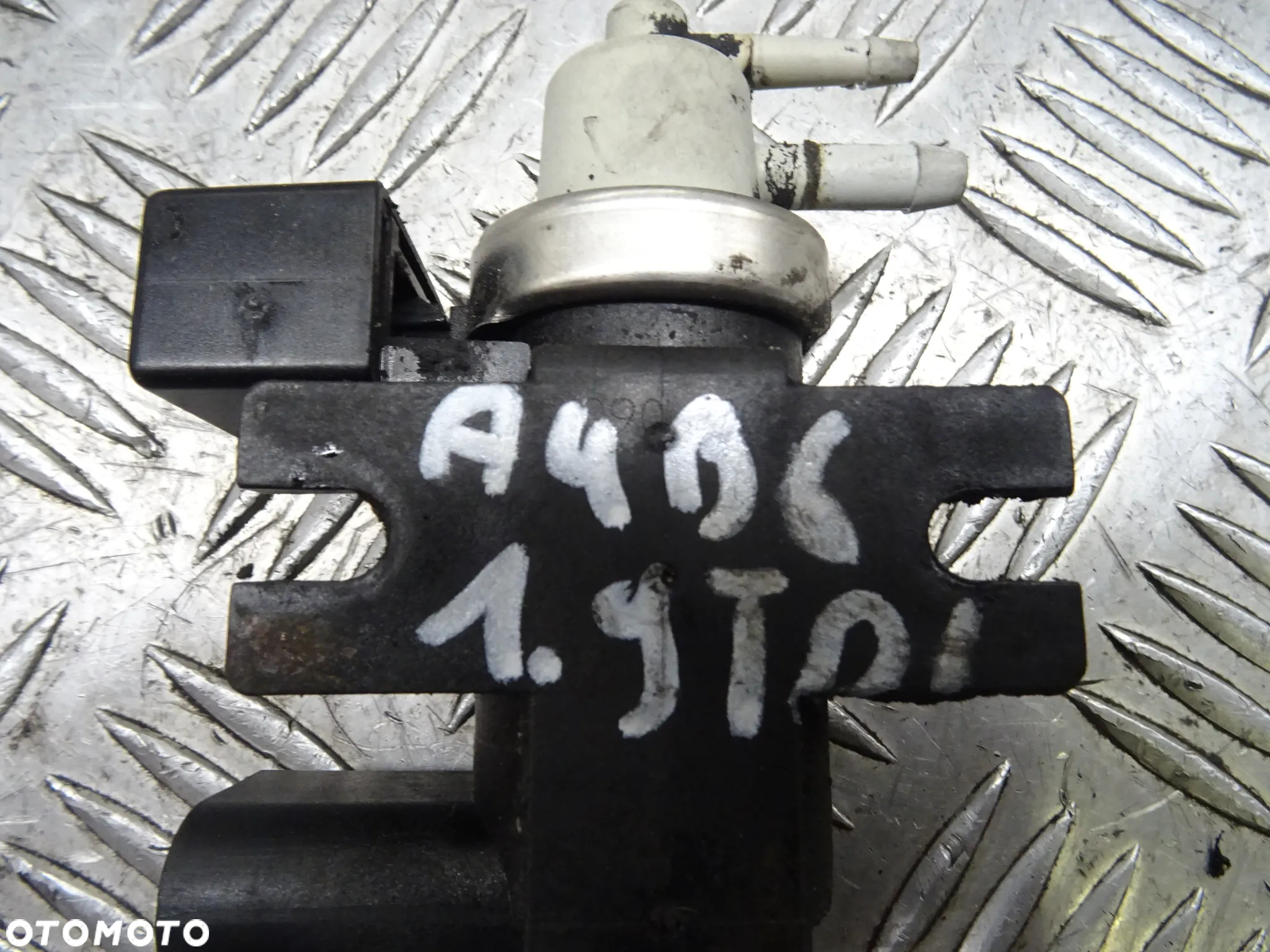 AUDI A4 B6 00-06 2.0B ZAWÓR PODCIŚNIENIA 8E0906627ANIA - 2