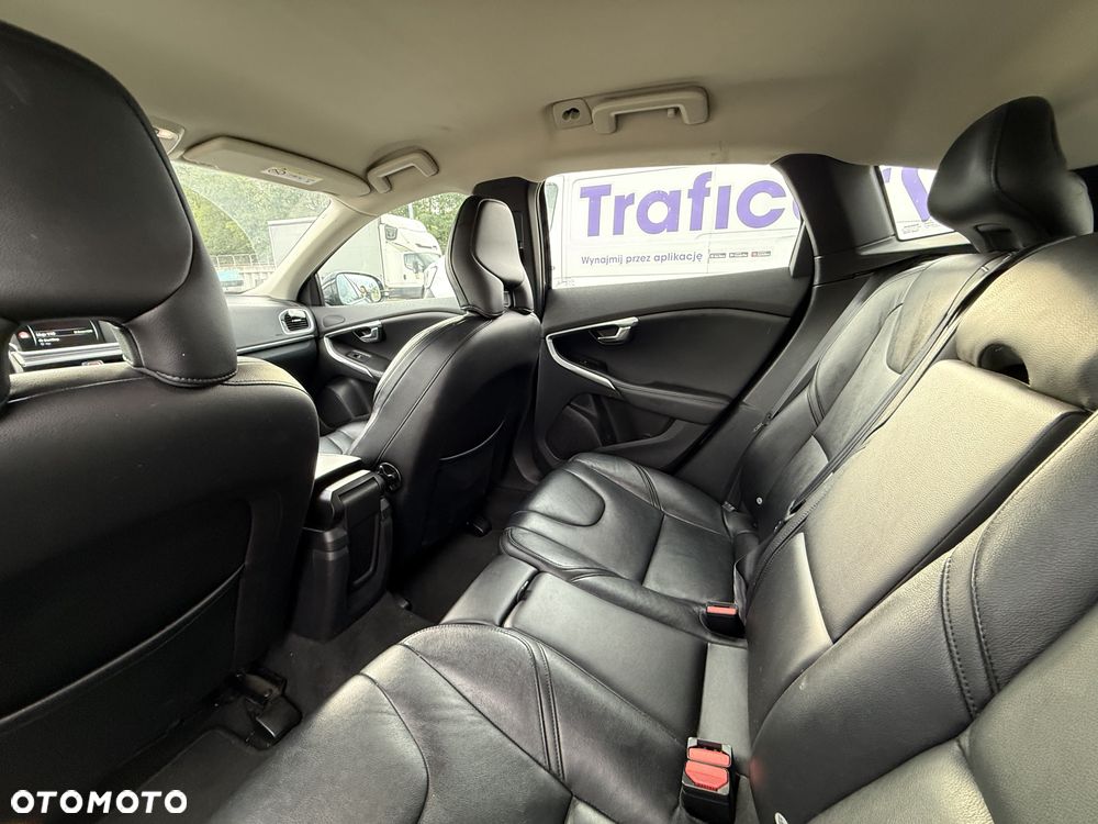 Volvo V40 D2 Summum - 8