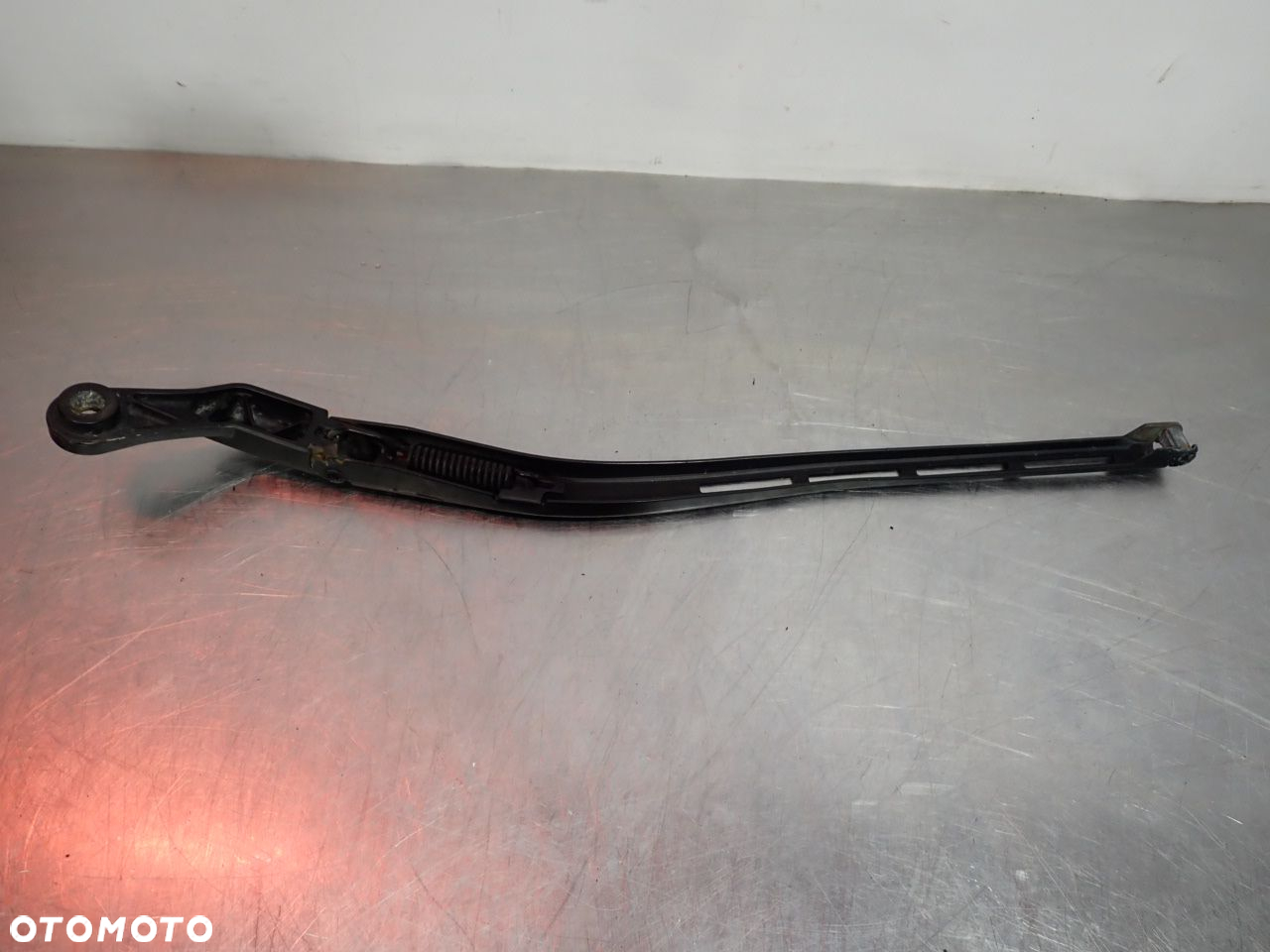 RAMIĘ WYCIERACZKI PRZÓD PRAWE AUDI A4 B6 8E1955408C - 3