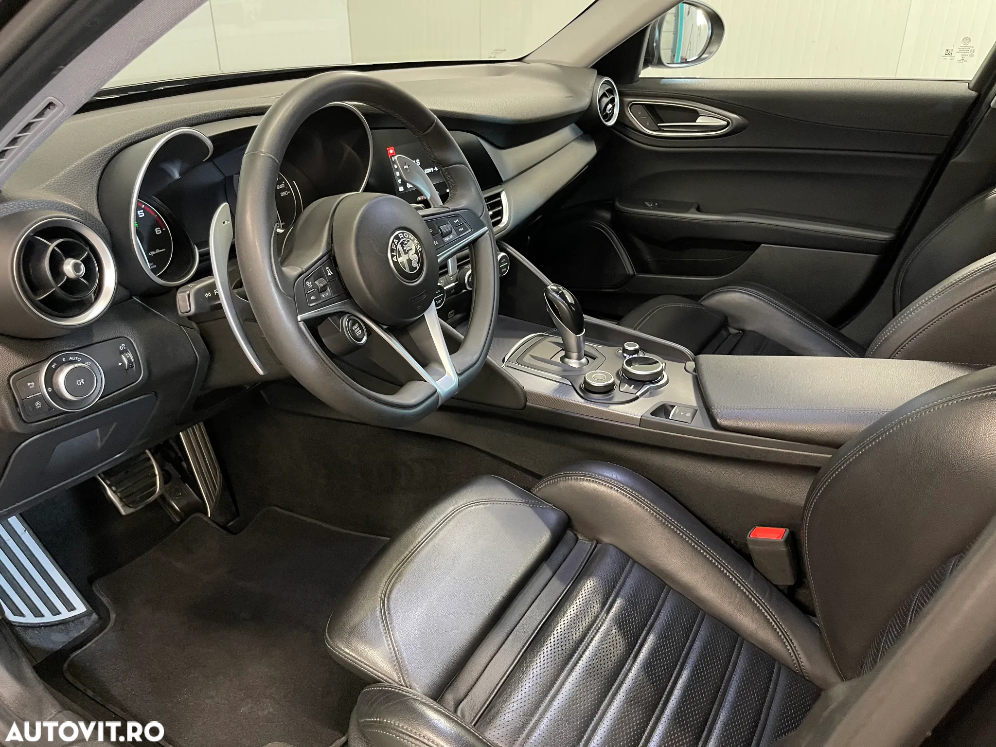Alfa Romeo Giulia 2.2 Diesel AT8-Q4 Veloce - 5
