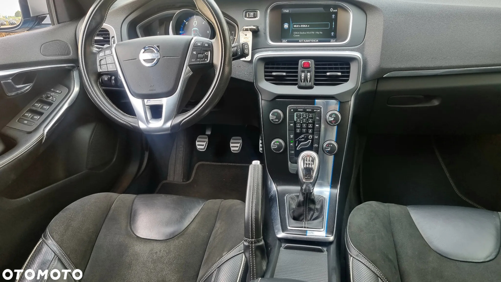 Volvo V40 D3 R-Design Momentum - 14