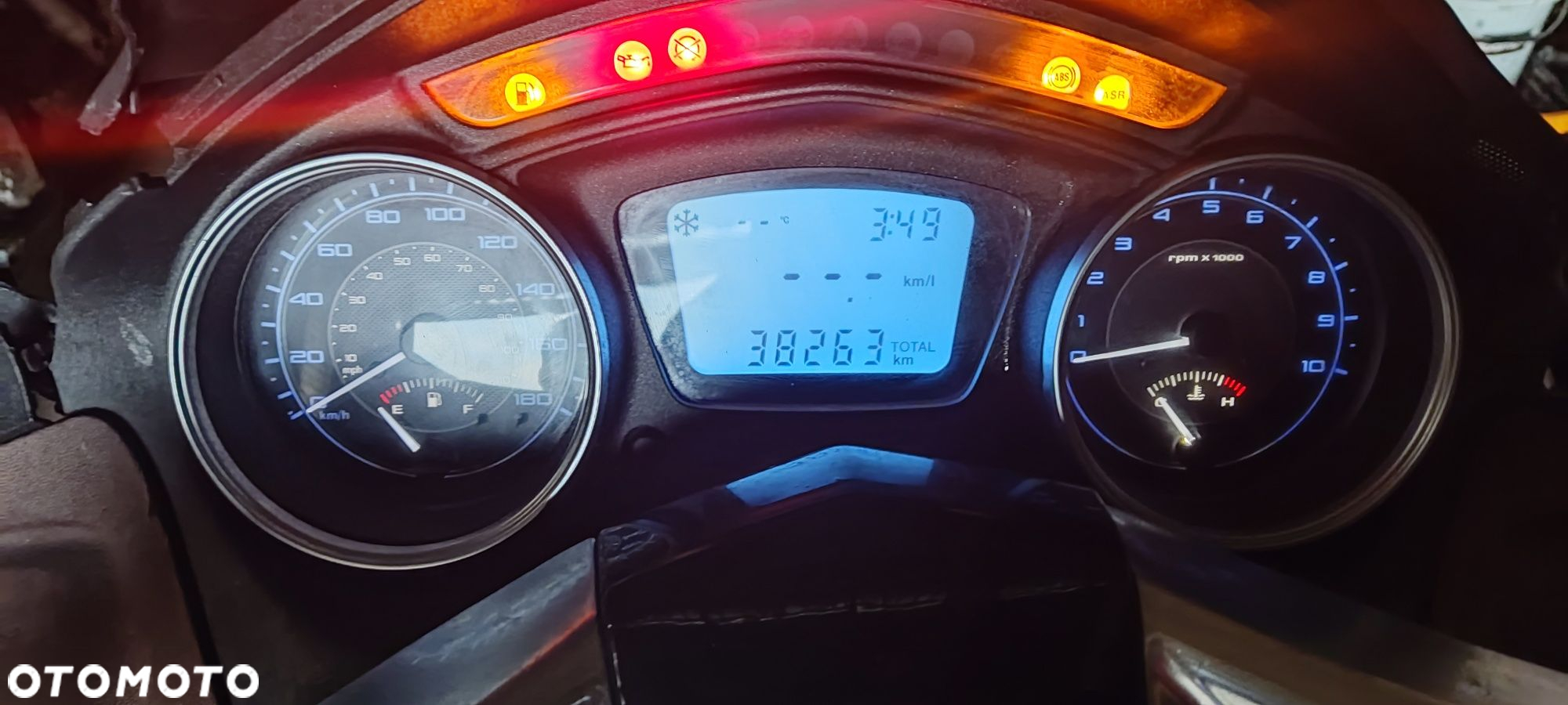 Piaggio X10 350 licznik 2015 ABS/ASR - 3