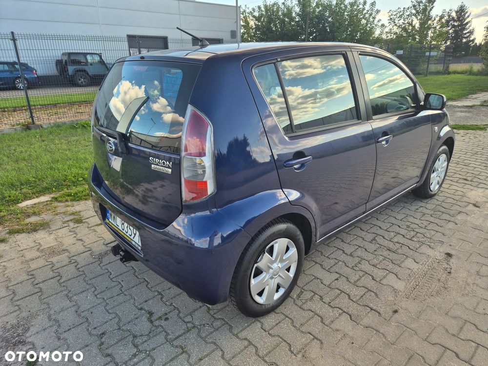 Daihatsu Sirion - 24