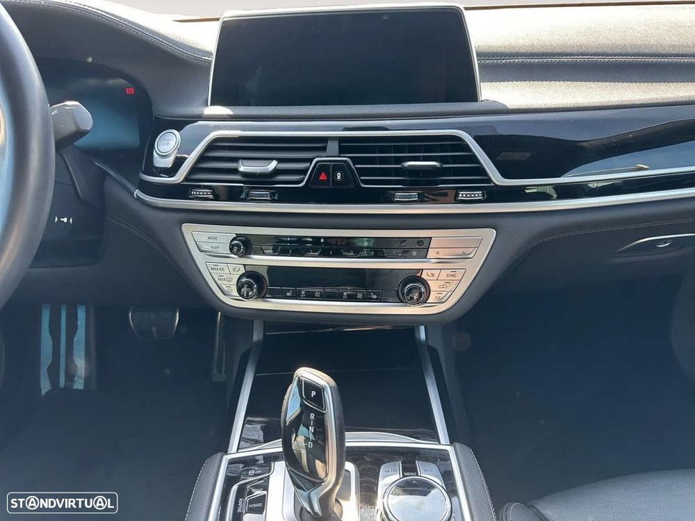 BMW 745 e iPerformance Pack M Auto - 12