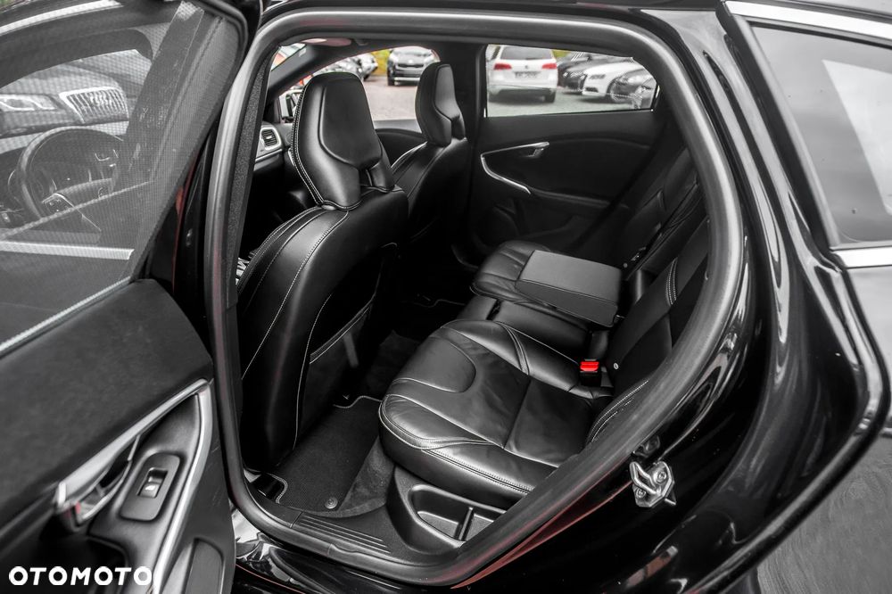 Volvo V40 D4 Drive-E R-Design Momentum - 18