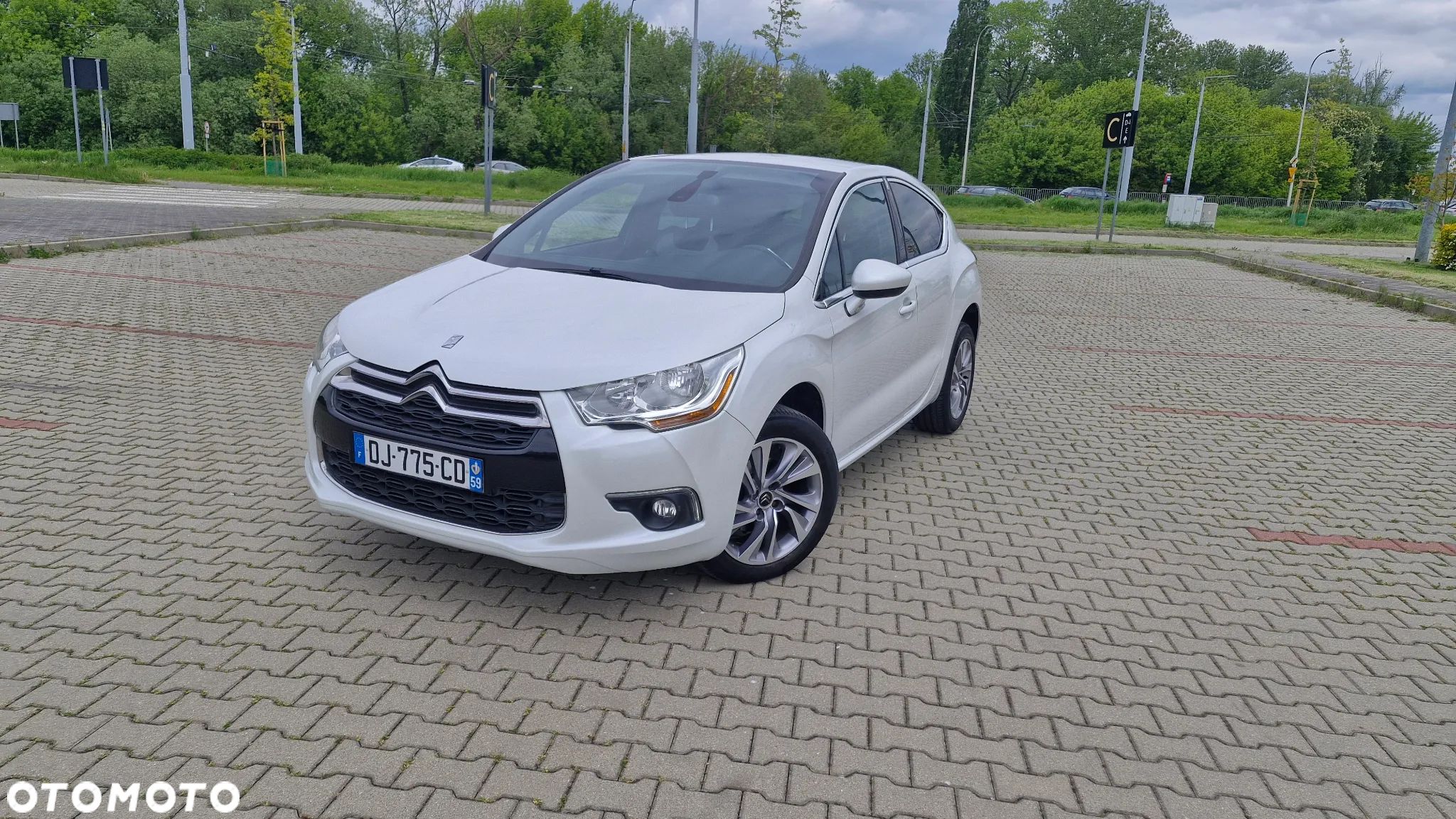 Citroën DS4 e-HDi 115 SoChic - 1