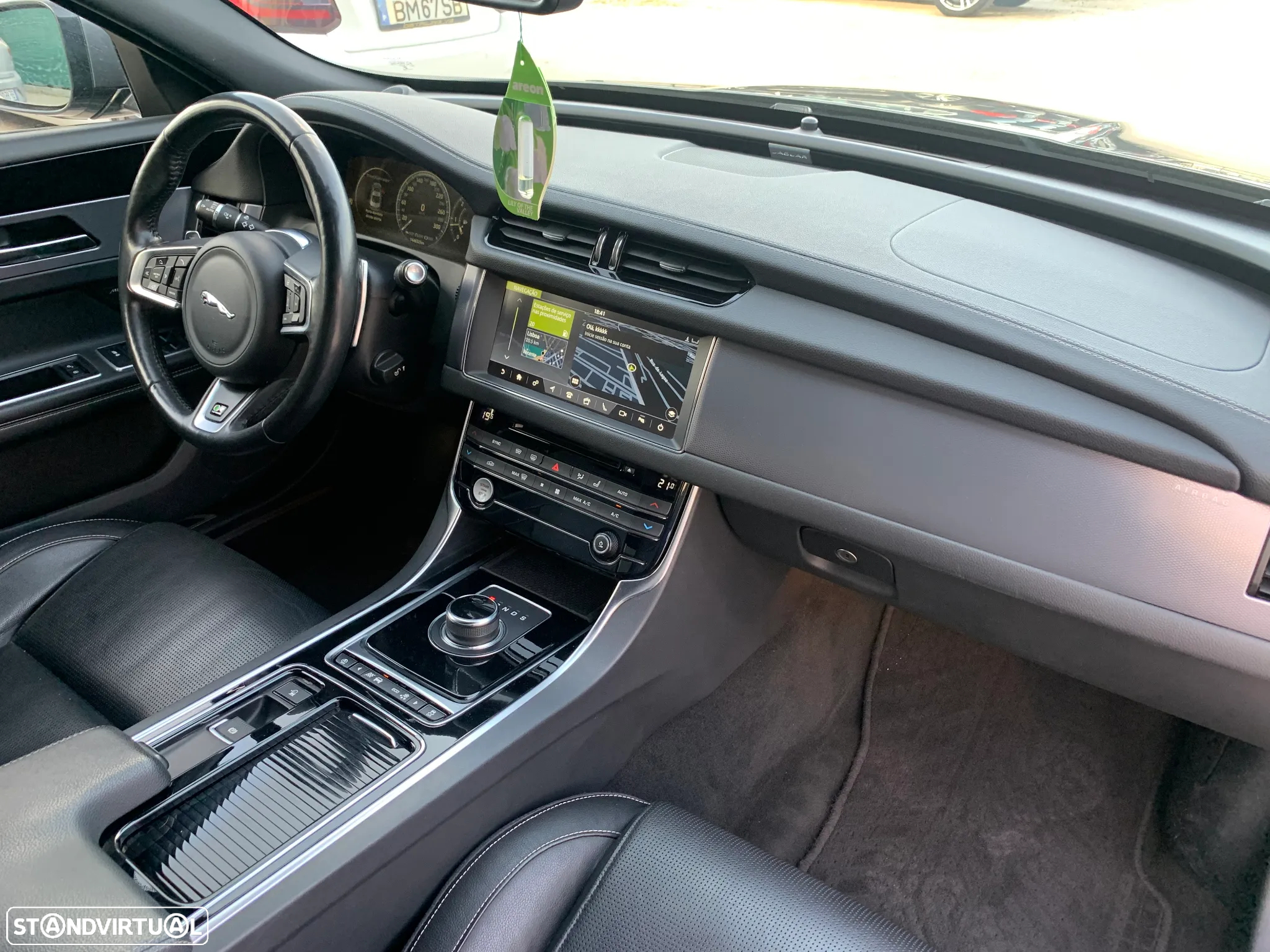Jaguar XF 20d Aut. R-Sport - 33