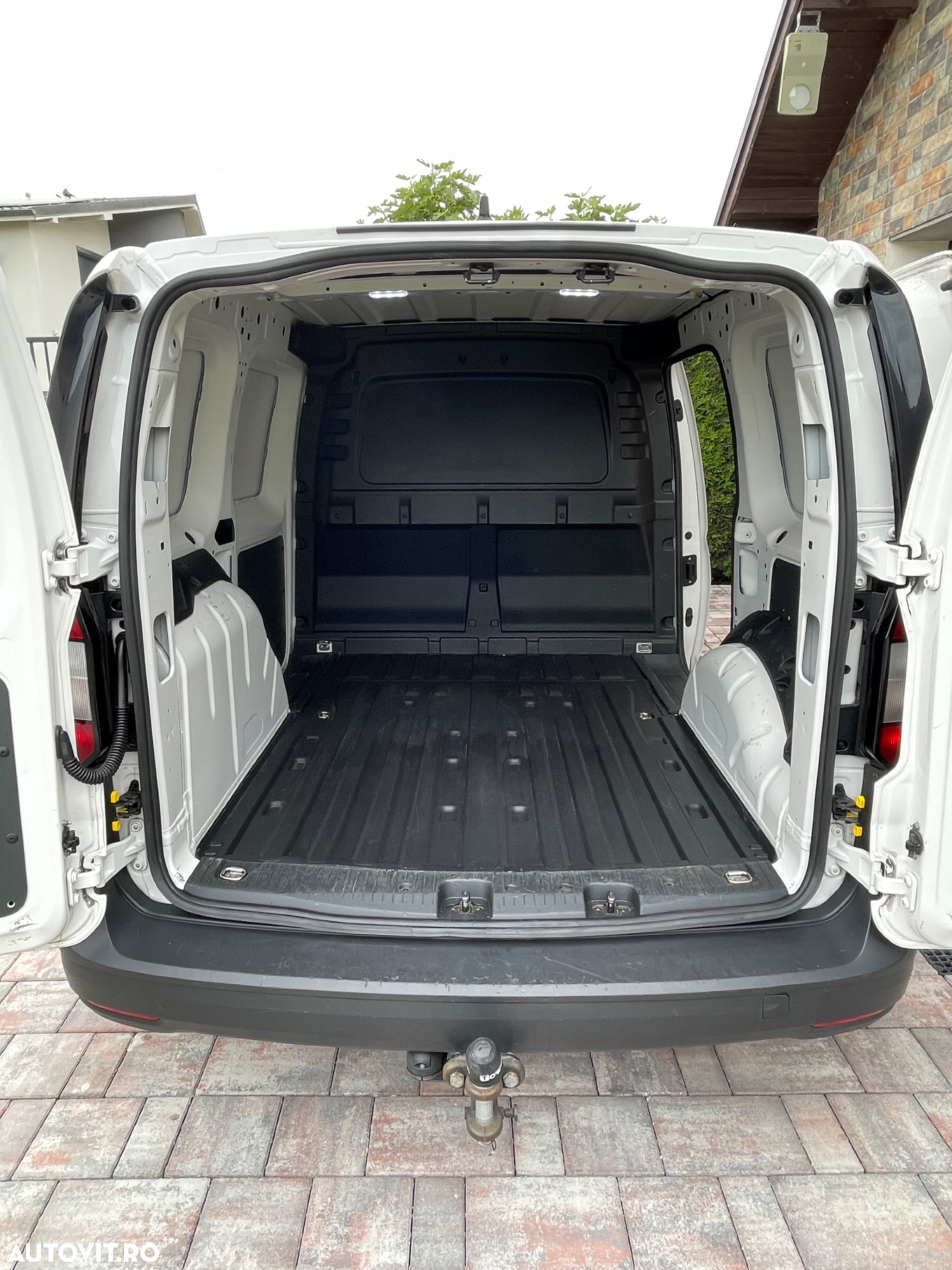 Volkswagen Caddy 2.0 TDI 75 kW - 23