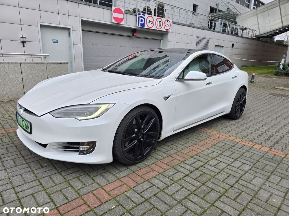 Tesla Model S D - 1