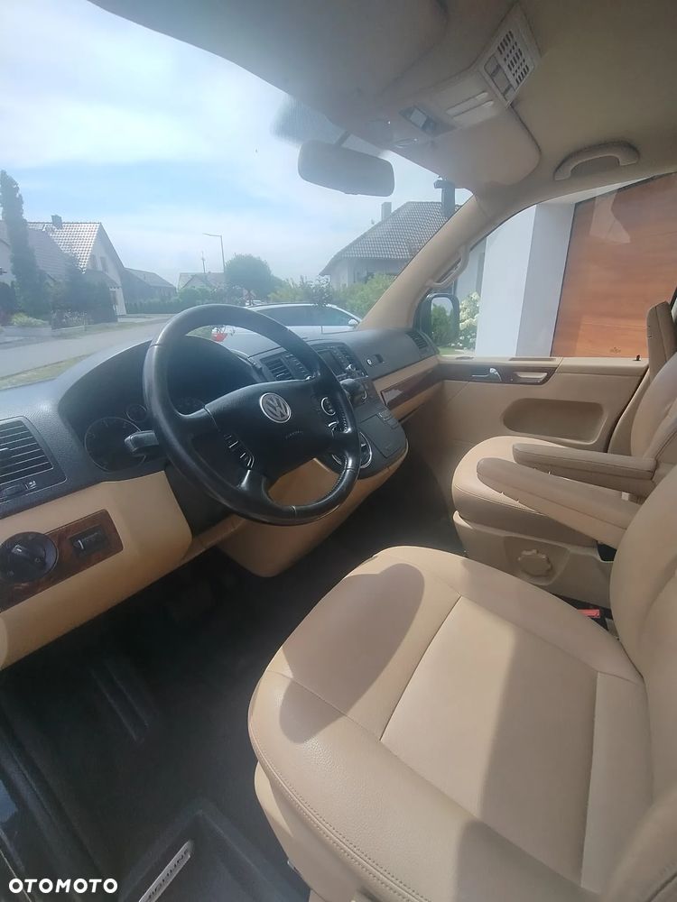 Volkswagen Multivan - 7