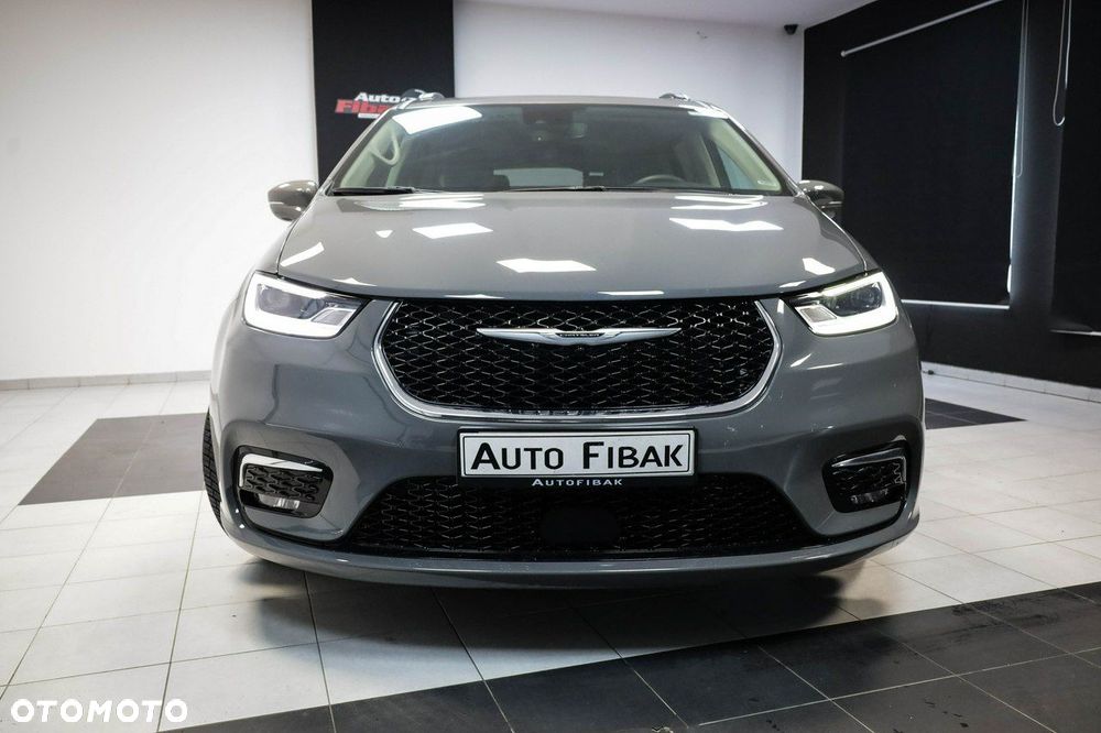 Chrysler Pacifica - 8