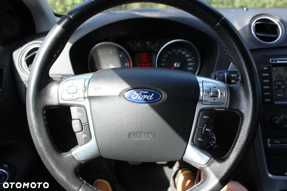 Ford Mondeo 2.0 TDCi Ghia - 36