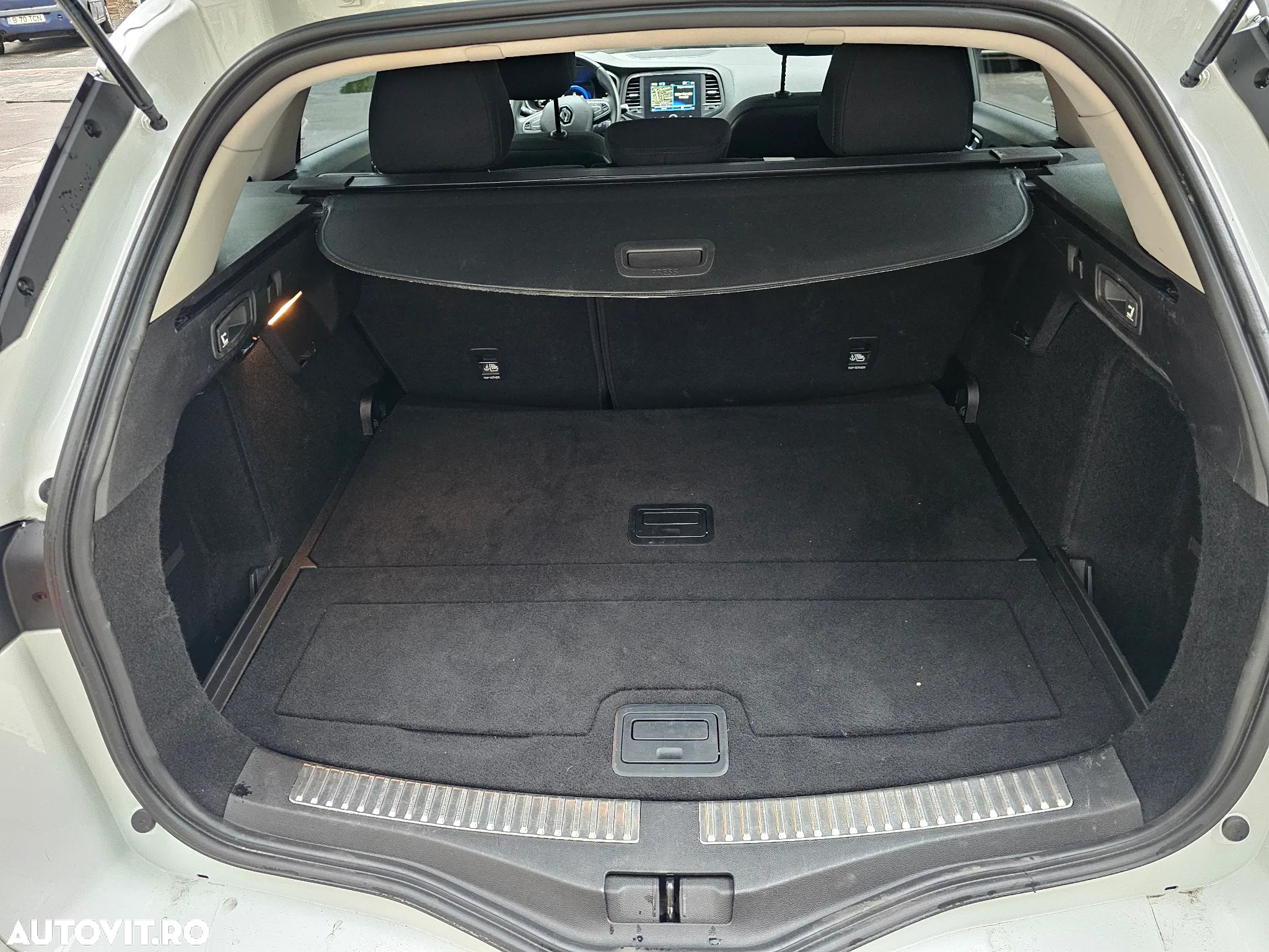 Renault Megane Grandtour BLUE dCi 115 BUSINESS EDITION - 17