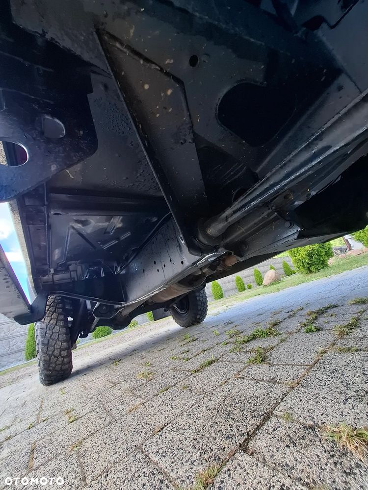 Land Rover Defender 2.2 TD4 E - 22