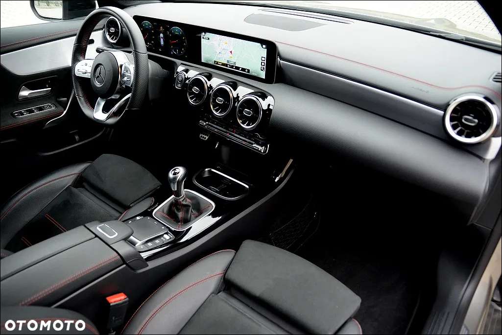 Mercedes-Benz CLA 180 Shooting Brake AMG Line - 27