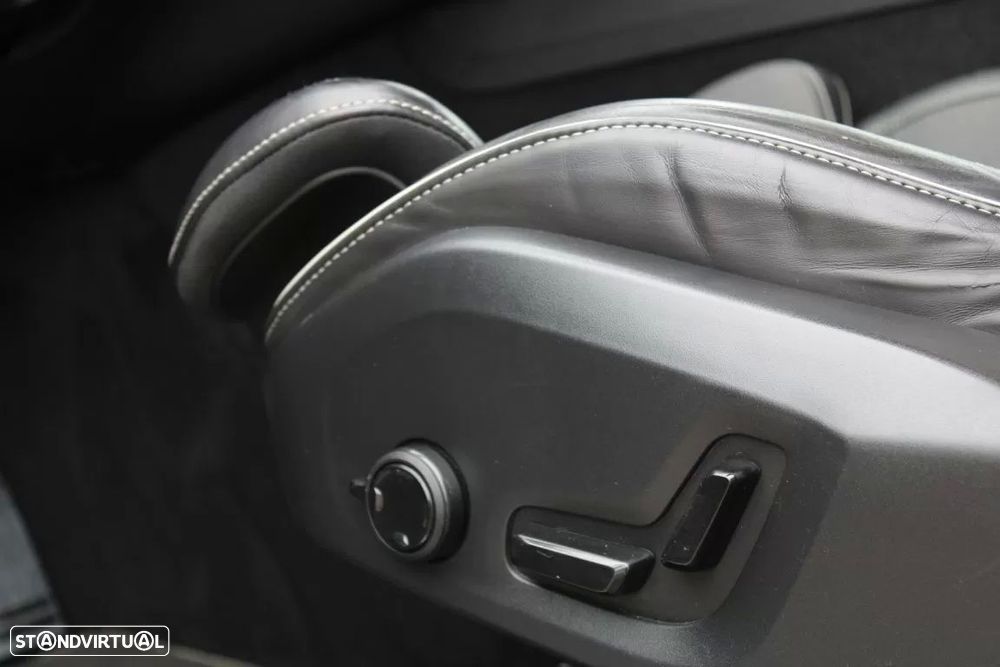 Volvo XC 60 2.0 D4 R-Design Geartronic - 19