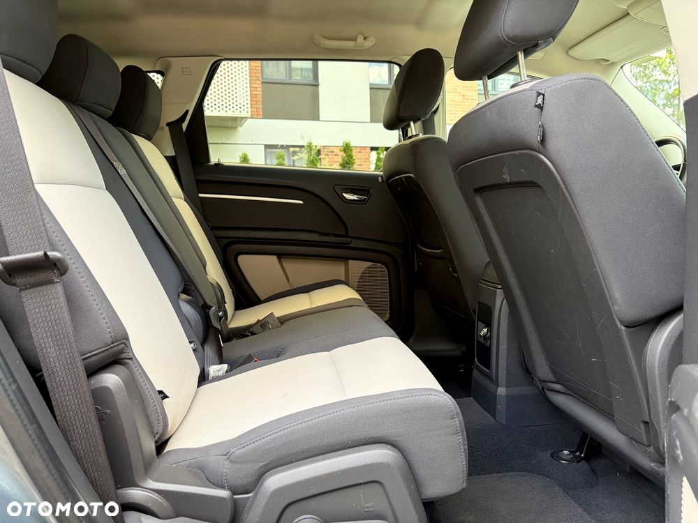 Dodge Journey - 8