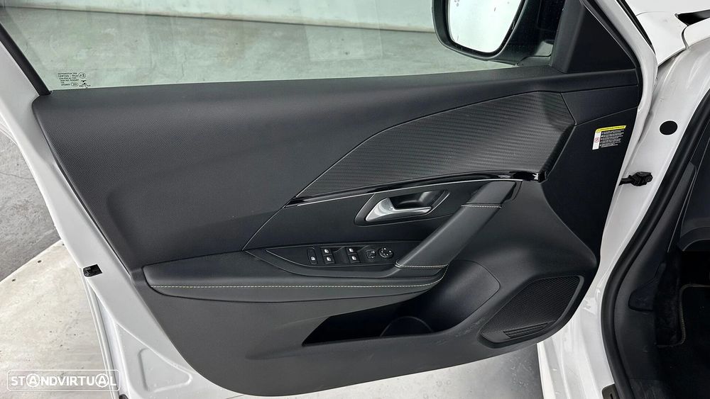 Peugeot 208 1.2 PureTech GT - 28