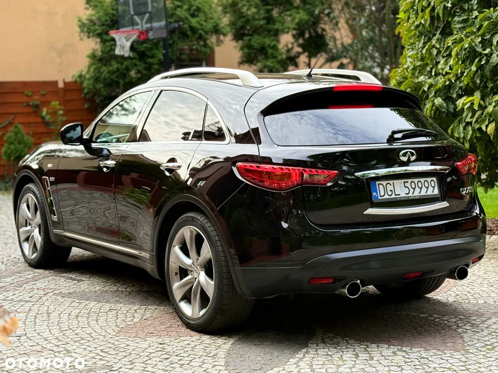 Infiniti QX70 - 8