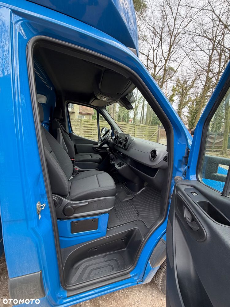 Mercedes-Benz Sprinter - 10