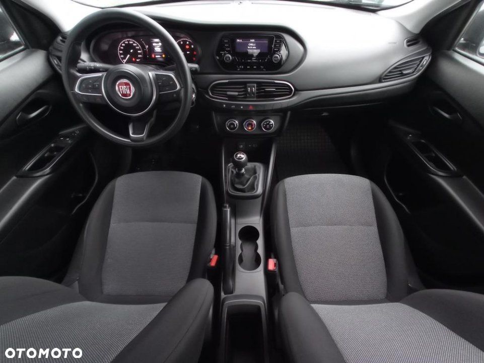 Fiat Tipo - 12