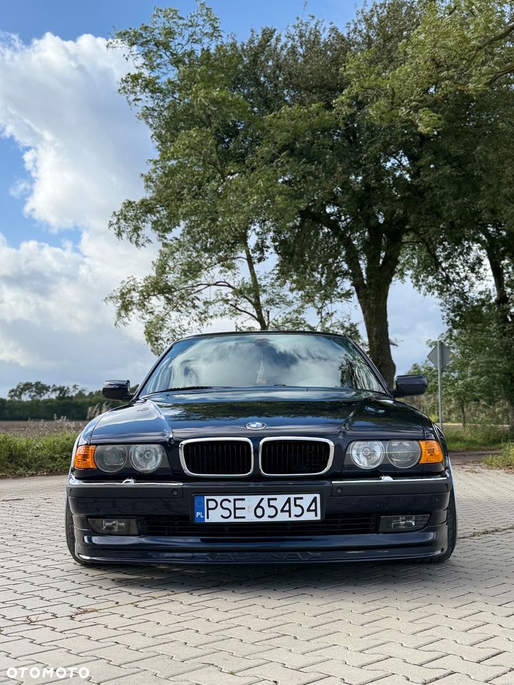 BMW Seria 7 740i - 2