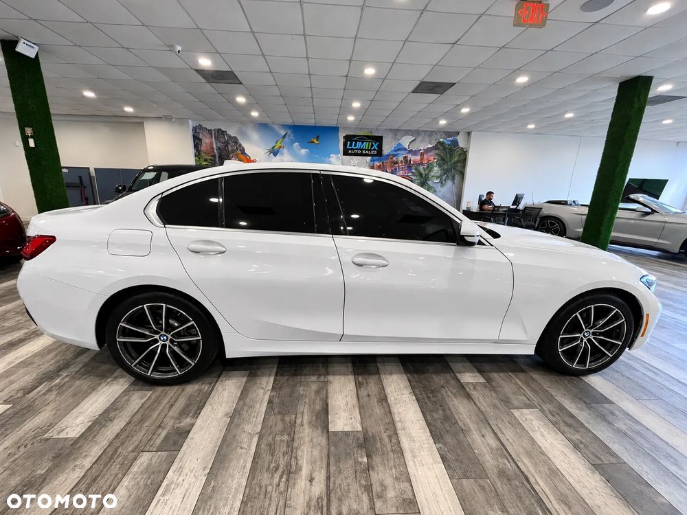 BMW Seria 3 330i M Sport - 5
