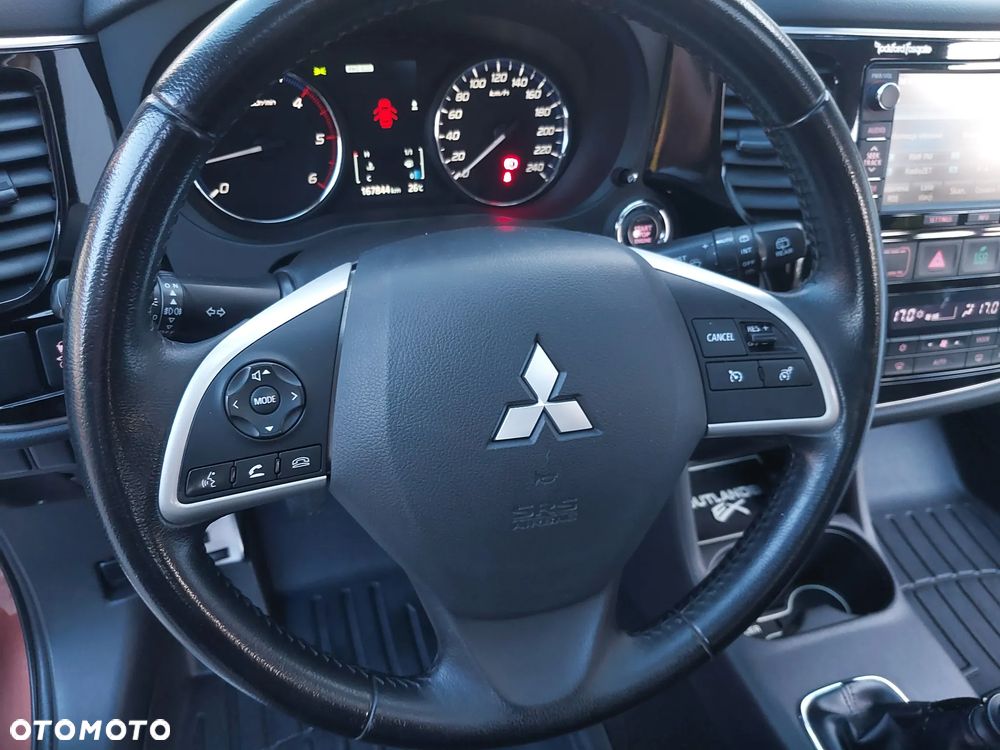 Mitsubishi Outlander 2.2 DI-D 4WD Diamant Edition - 17