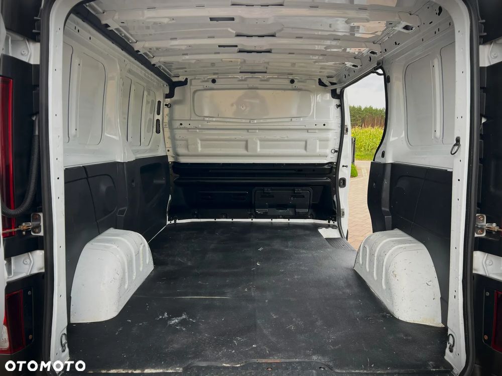 Opel Vivaro - 22