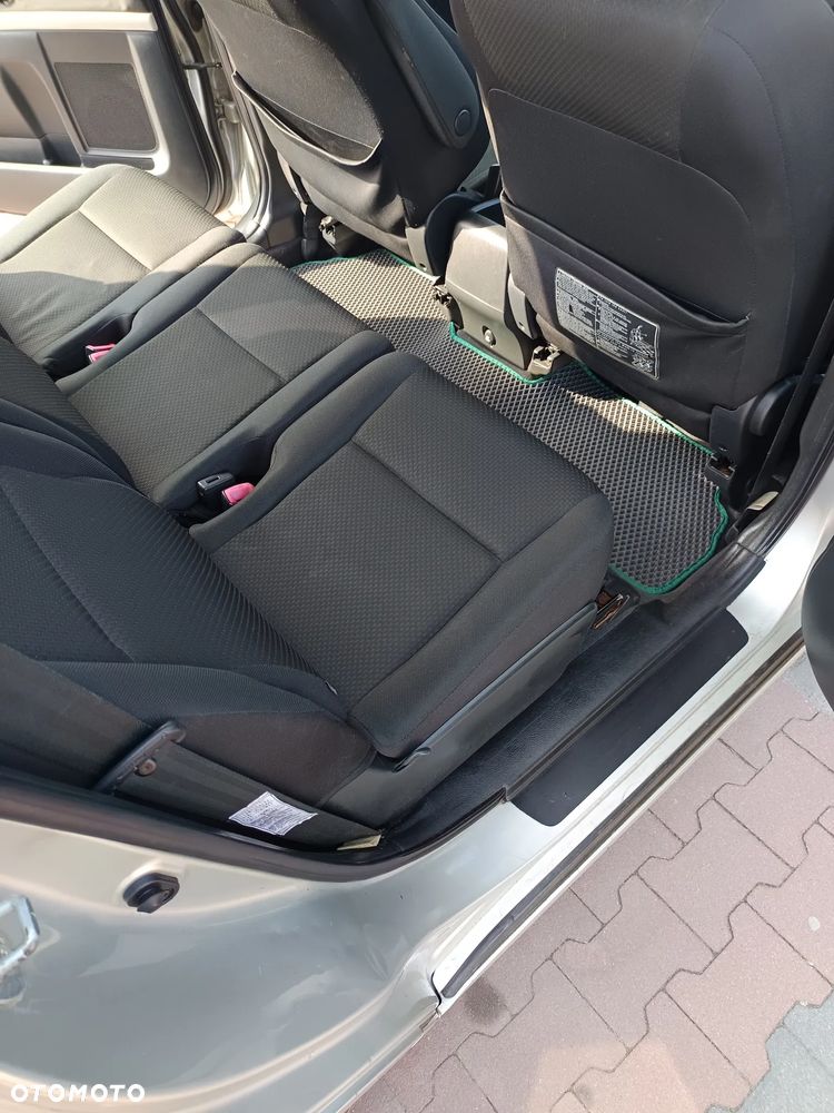 Toyota Corolla Verso 2.0 D-4D Prestige - 17