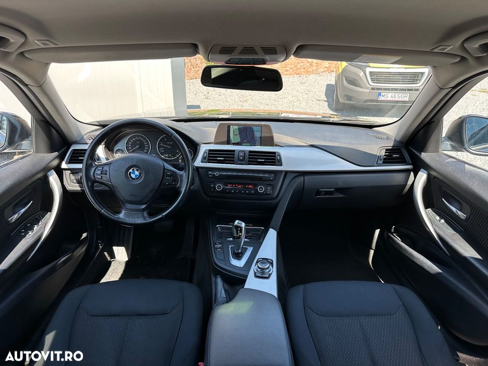BMW Seria 3 320d DPF Touring Aut. Edition Sport - 6