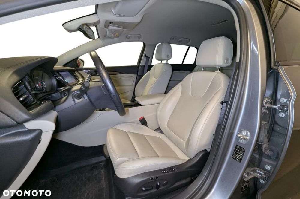Opel Insignia 1.6 T Exclusive S&S - 16