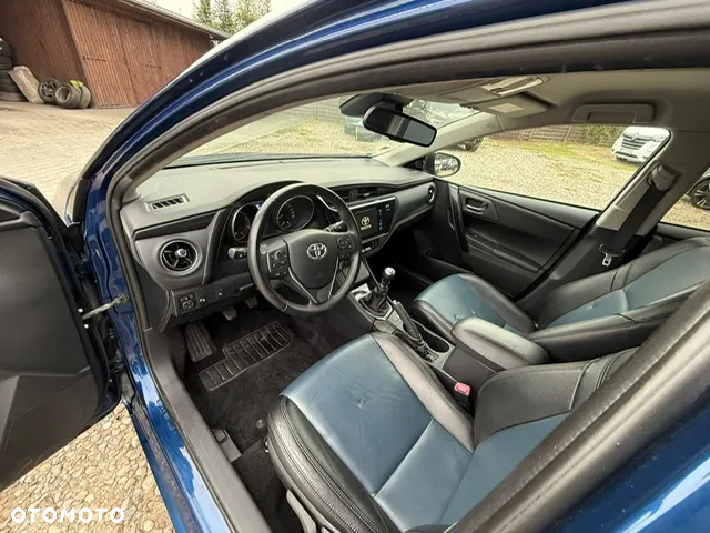 Toyota Auris 1.6 D-4D Design Edition - 16