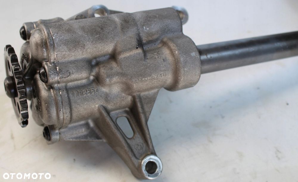 POMPA OLEJU BMW E65 745D 4.4D 7792551 - 2
