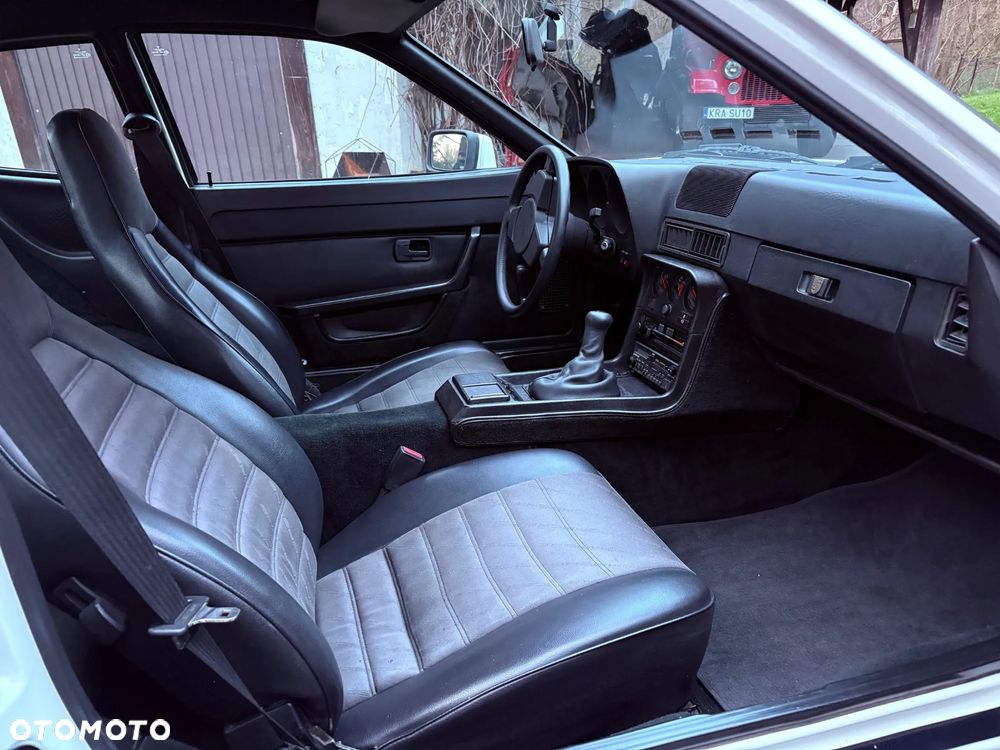 Porsche 924 - 16