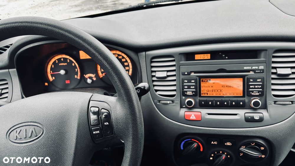 Kia Rio - 9
