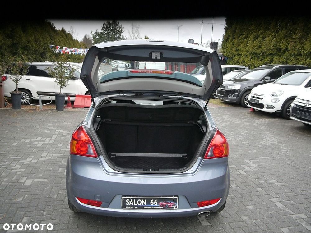 Kia ProCeed - 13