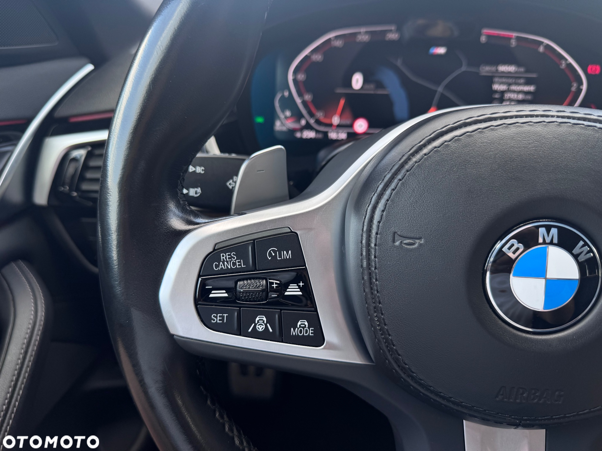 BMW Seria 5 540d xDrive Touring M Sport Edition - 29