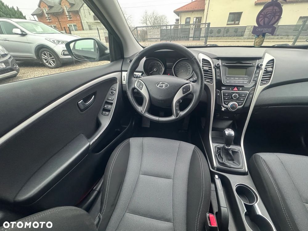 Hyundai i30 1.4 Trend - 12