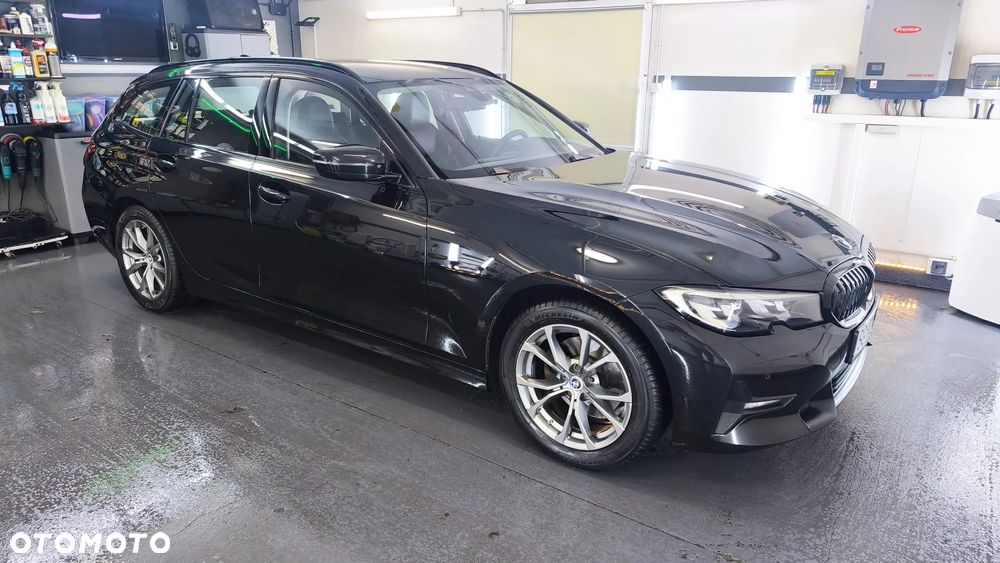 BMW Seria 3 320d Sport Line - 10