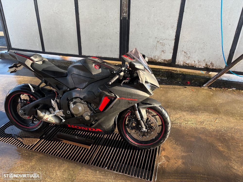 Honda Fireblade Cbr1000rr - 1