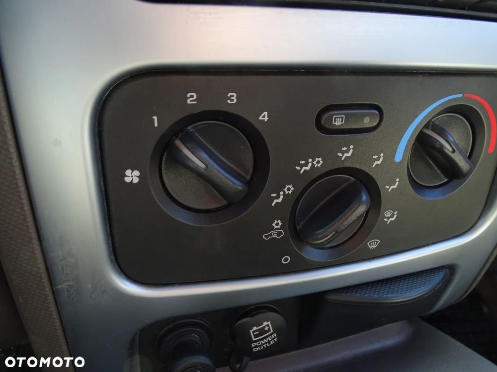 Jeep Liberty - 10