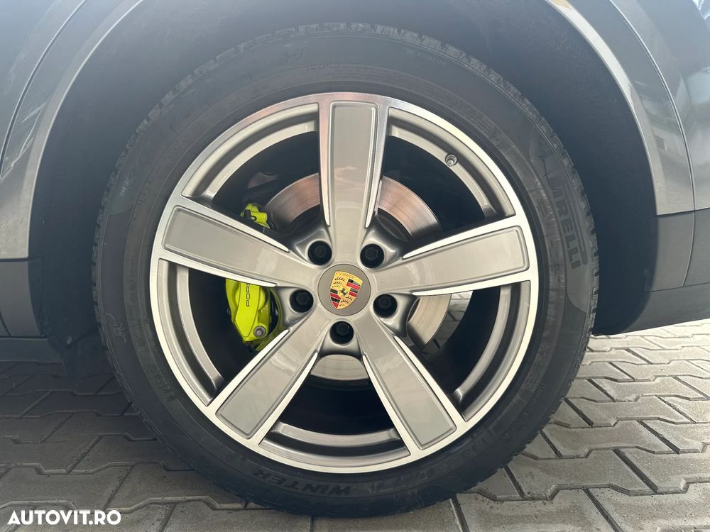 Porsche Cayenne - 18