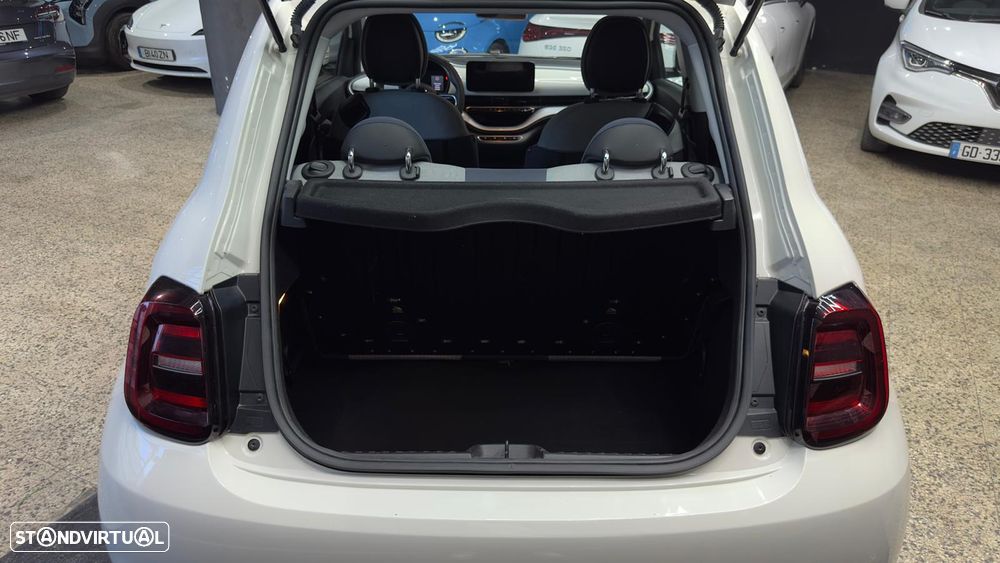 Fiat 500e 3 + 1 42kWh Icon - 22