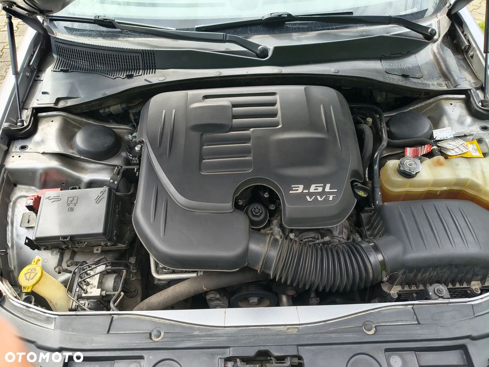 Chrysler 300s - 17