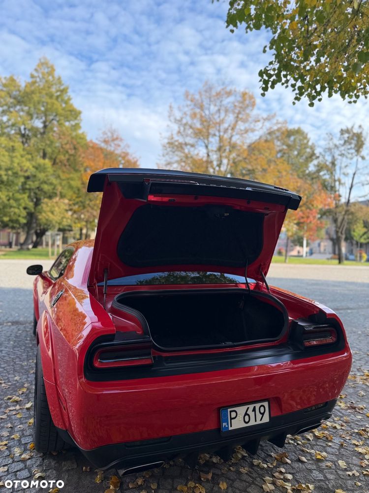 Dodge Challenger - 18