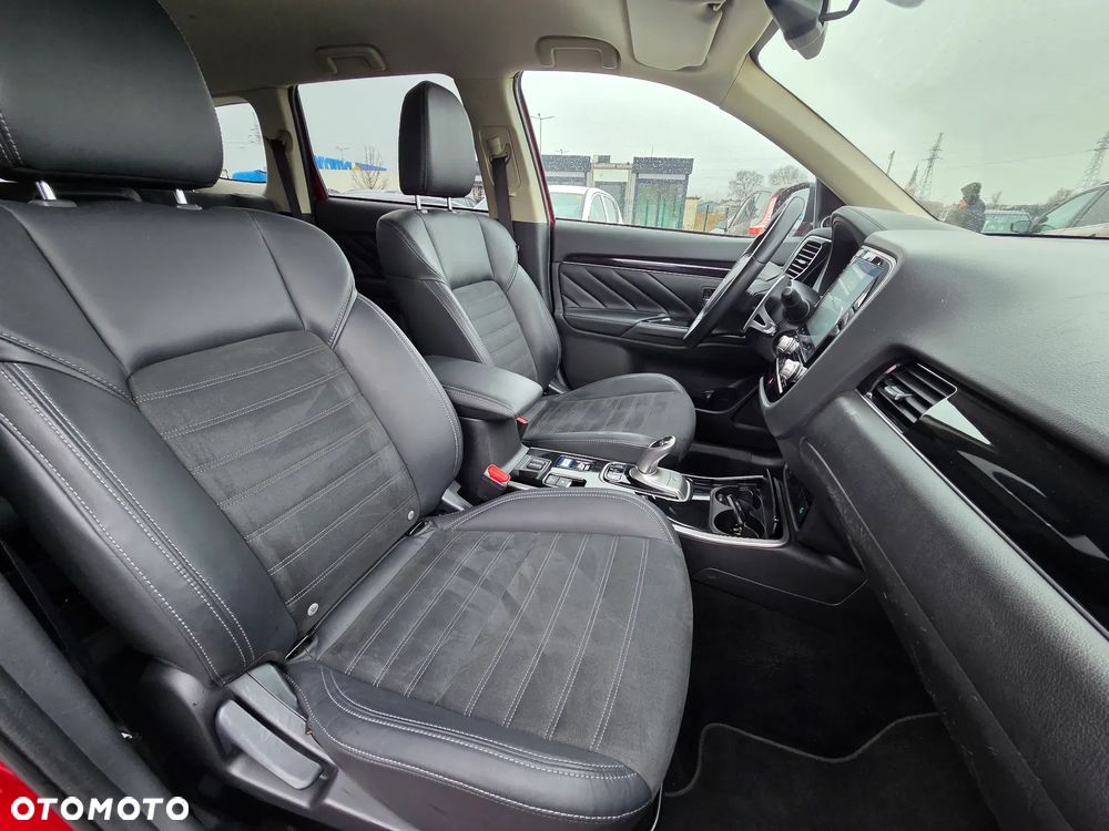Mitsubishi Outlander - 17